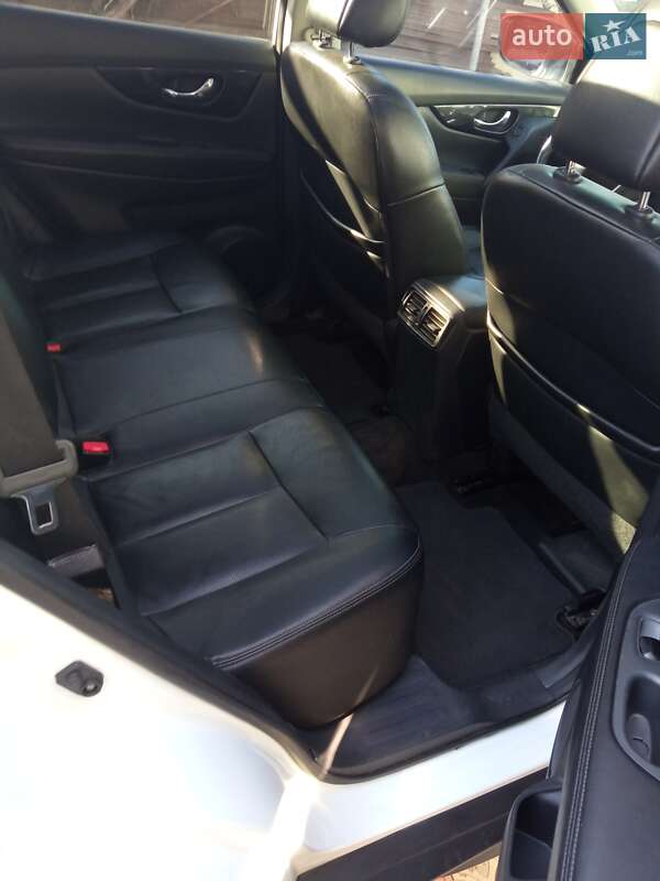 Внедорожник / Кроссовер Nissan Rogue 2017 в Днепре