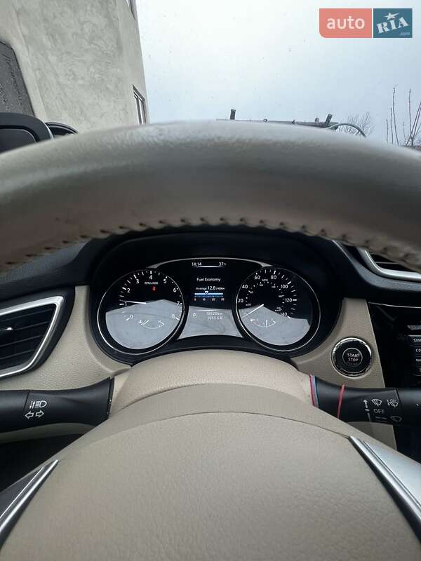 Внедорожник / Кроссовер Nissan Rogue 2014 в Черновцах