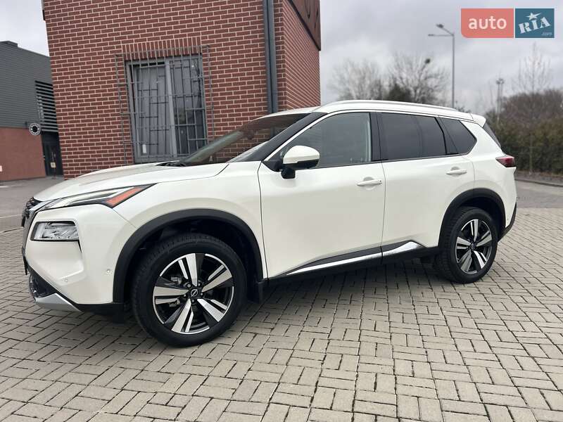 Внедорожник / Кроссовер Nissan Rogue 2022 в Львове