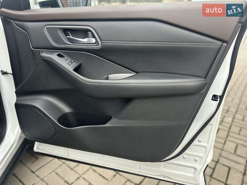 Внедорожник / Кроссовер Nissan Rogue 2022 в Львове