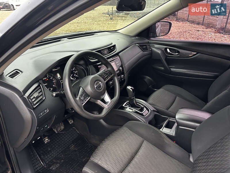 Внедорожник / Кроссовер Nissan Rogue 2016 в Львове