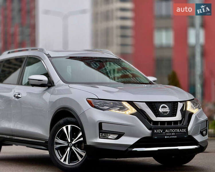 Внедорожник / Кроссовер Nissan Rogue 2017 в Киеве