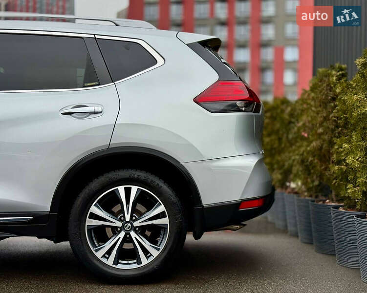 Внедорожник / Кроссовер Nissan Rogue 2017 в Киеве