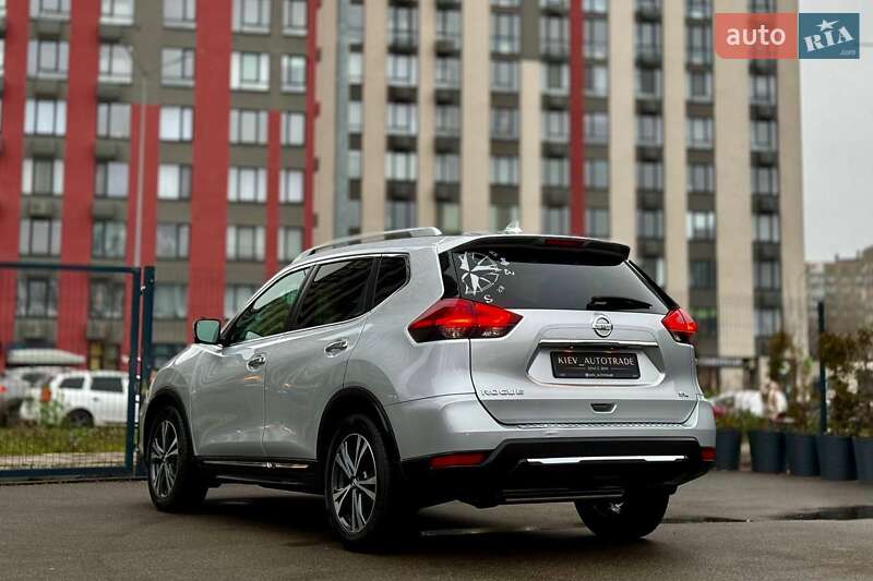 Внедорожник / Кроссовер Nissan Rogue 2017 в Киеве