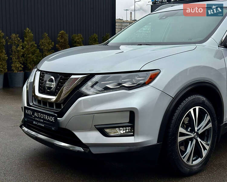 Внедорожник / Кроссовер Nissan Rogue 2017 в Киеве