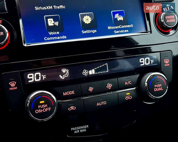 Внедорожник / Кроссовер Nissan Rogue 2017 в Киеве