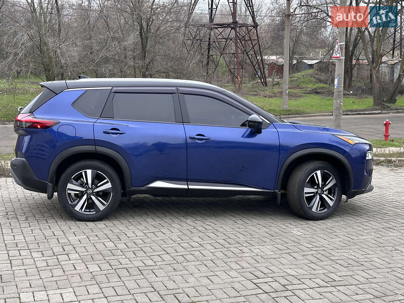 Позашляховик / Кросовер Nissan Rogue 2021 в Запоріжжі