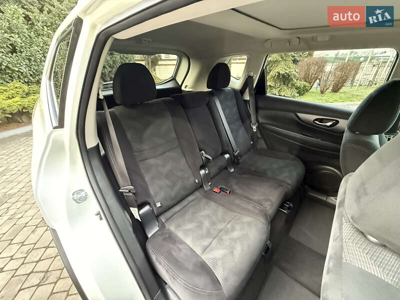 Позашляховик / Кросовер Nissan Rogue 2016 в Львові фото 35 Позашляховик / Кросовер Nissan Rogue 2016 в Львові