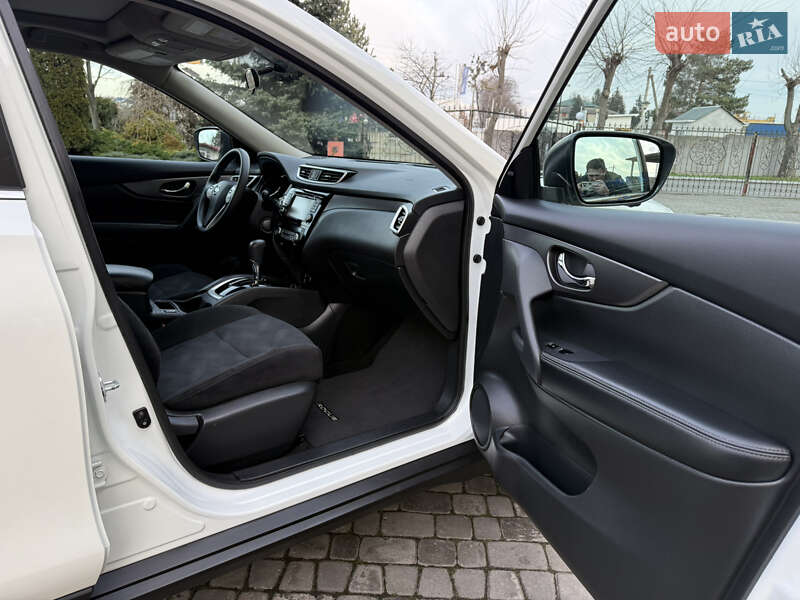 Позашляховик / Кросовер Nissan Rogue 2016 в Львові фото 36 Позашляховик / Кросовер Nissan Rogue 2016 в Львові