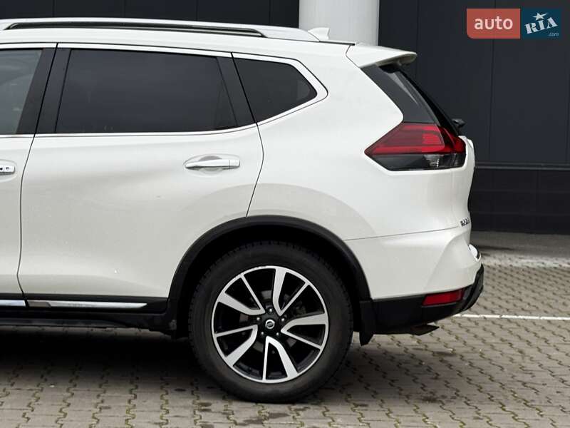 Внедорожник / Кроссовер Nissan Rogue 2018 в Киеве