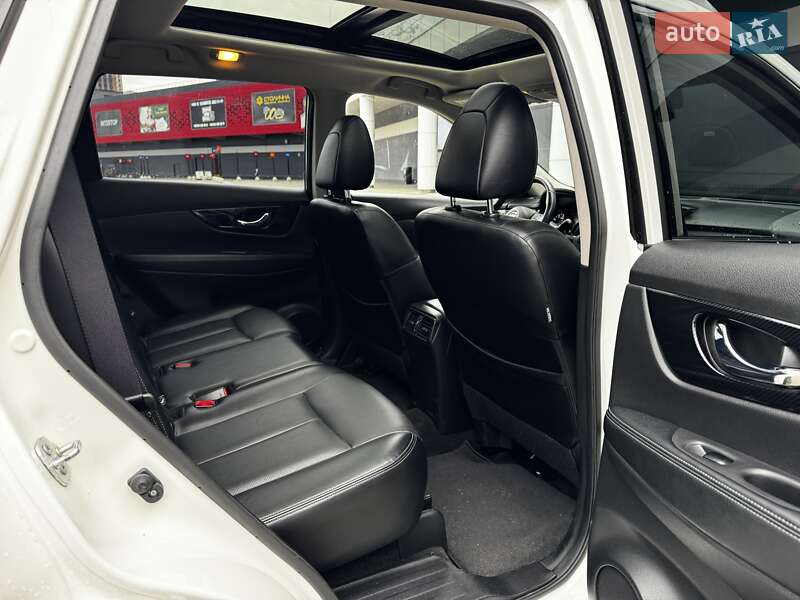 Внедорожник / Кроссовер Nissan Rogue 2018 в Киеве