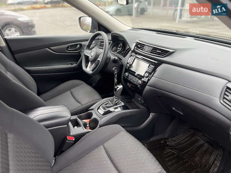 Внедорожник / Кроссовер Nissan Rogue 2019 в Киеве