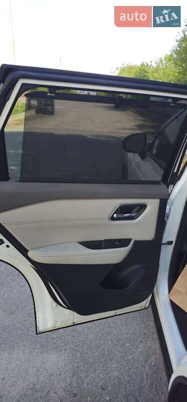 Внедорожник / Кроссовер Nissan Rogue 2021 в Киеве