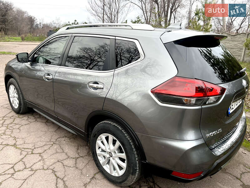 Внедорожник / Кроссовер Nissan Rogue 2018 в Каменском