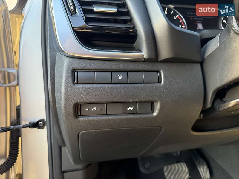 Позашляховик / Кросовер Nissan Rogue 2020 в Києві