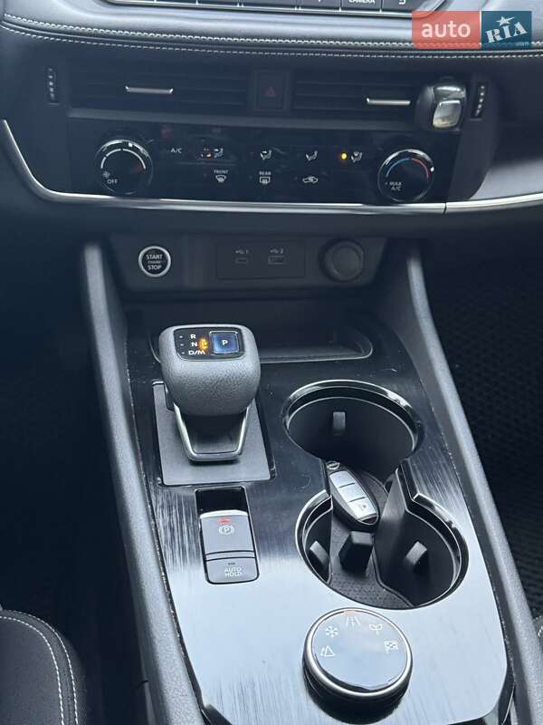 Внедорожник / Кроссовер Nissan Rogue 2022 в Днепре