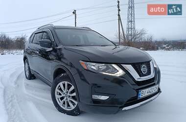 Внедорожник / Кроссовер Nissan Rogue 2017 в Миргороде