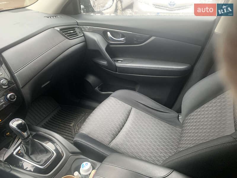 Позашляховик / Кросовер Nissan Rogue 2016 в Києві