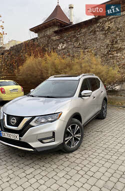 Внедорожник / Кроссовер Nissan Rogue 2016 в Каменец-Подольском