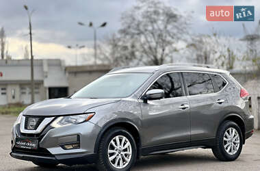Внедорожник / Кроссовер Nissan Rogue 2017 в Николаеве