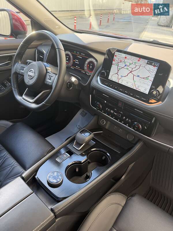 Позашляховик / Кросовер Nissan Rogue 2023 в Києві