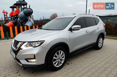 Внедорожник / Кроссовер Nissan Rogue 2017 в Виннице