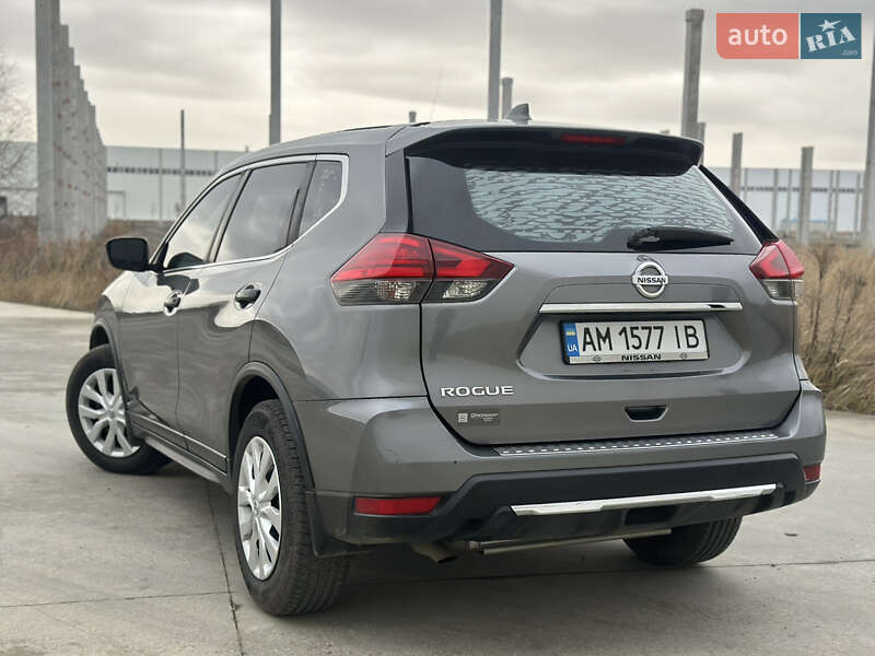 Позашляховик / Кросовер Nissan Rogue 2016 в Коростені