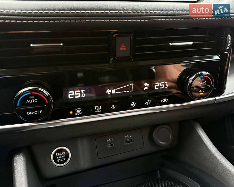 Внедорожник / Кроссовер Nissan Rogue 2020 в Киеве