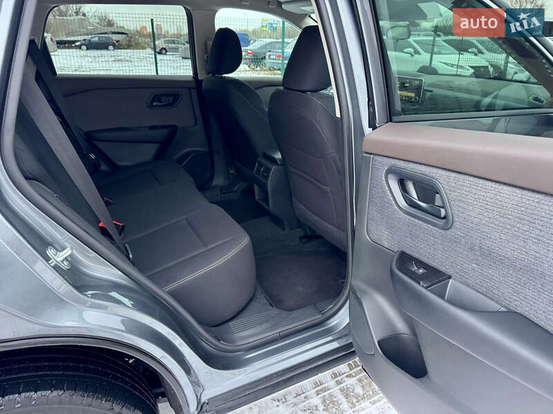 Внедорожник / Кроссовер Nissan Rogue 2023 в Киеве