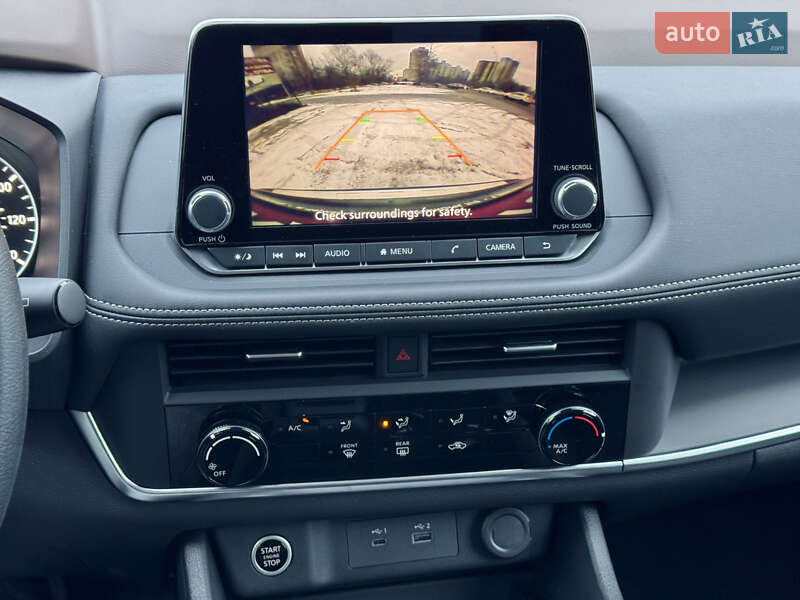 Внедорожник / Кроссовер Nissan Rogue 2023 в Киеве