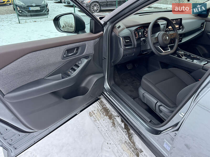 Внедорожник / Кроссовер Nissan Rogue 2023 в Киеве