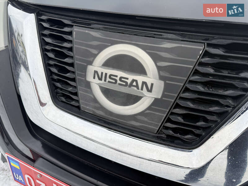 Позашляховик / Кросовер Nissan Rogue 2017 в Полтаві