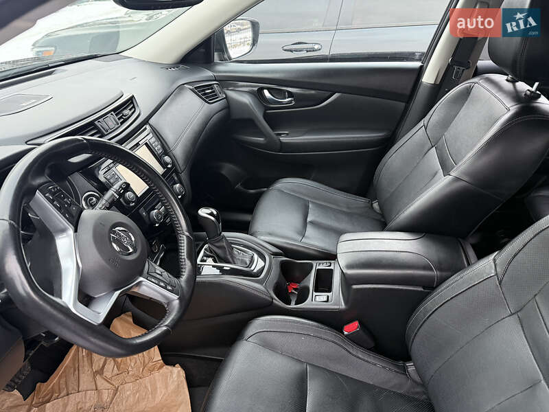Позашляховик / Кросовер Nissan Rogue 2017 в Полтаві