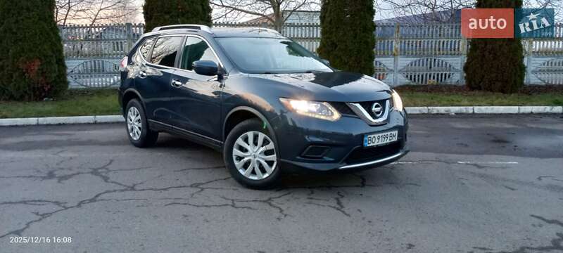 Внедорожник / Кроссовер Nissan Rogue 2015 в Ровно