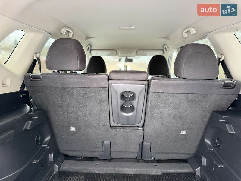 Позашляховик / Кросовер Nissan Rogue 2014 в Володимирі