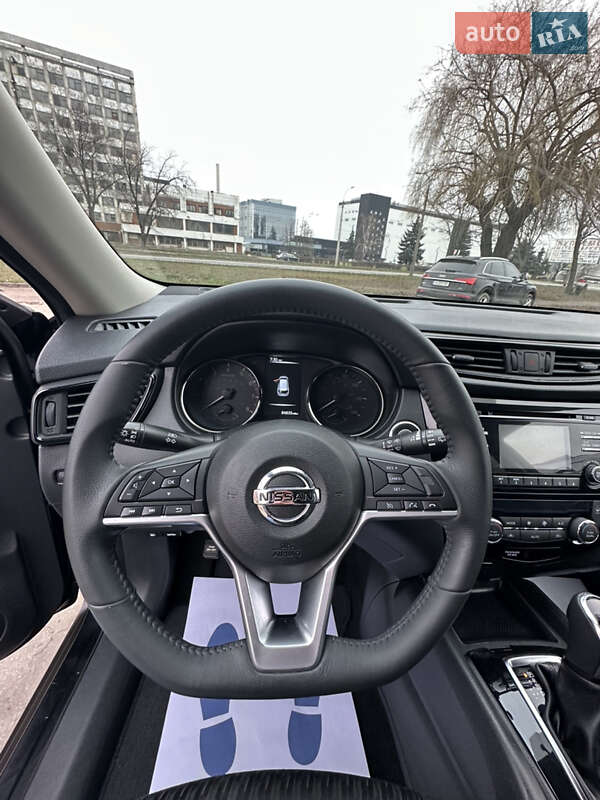 Внедорожник / Кроссовер Nissan Rogue 2017 в Черкассах