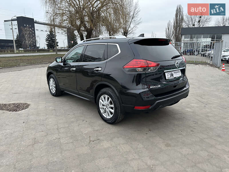 Внедорожник / Кроссовер Nissan Rogue 2017 в Черкассах
