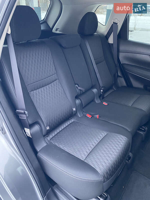 Внедорожник / Кроссовер Nissan Rogue 2019 в Житомире