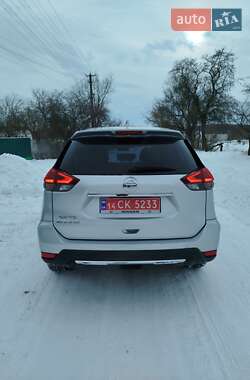 Внедорожник / Кроссовер Nissan Rogue 2018 в Ружине