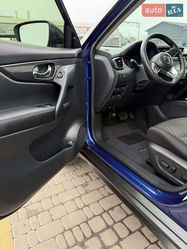 Внедорожник / Кроссовер Nissan Rogue 2019 в Кропивницком
