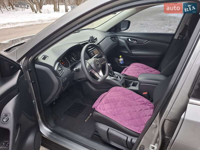 Внедорожник / Кроссовер Nissan Rogue 2017 в Киеве