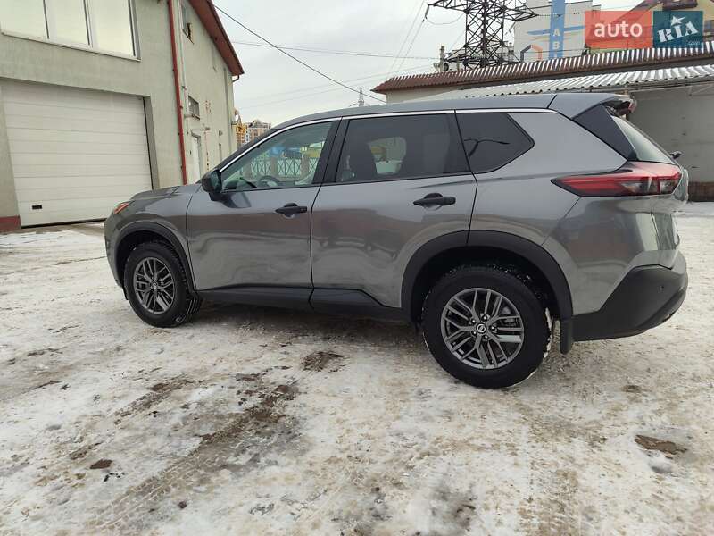 Позашляховик / Кросовер Nissan Rogue 2021 в Івано-Франківську