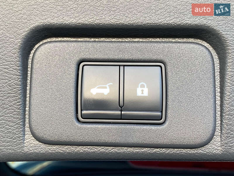 Внедорожник / Кроссовер Nissan Rogue 2021 в Ровно