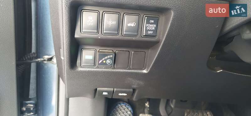 Внедорожник / Кроссовер Nissan Rogue 2015 в Здолбунове