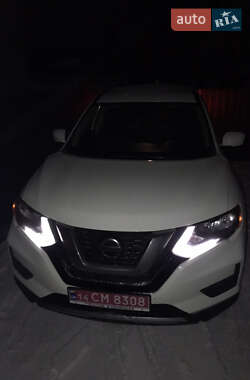 Внедорожник / Кроссовер Nissan Rogue 2017 в Львове