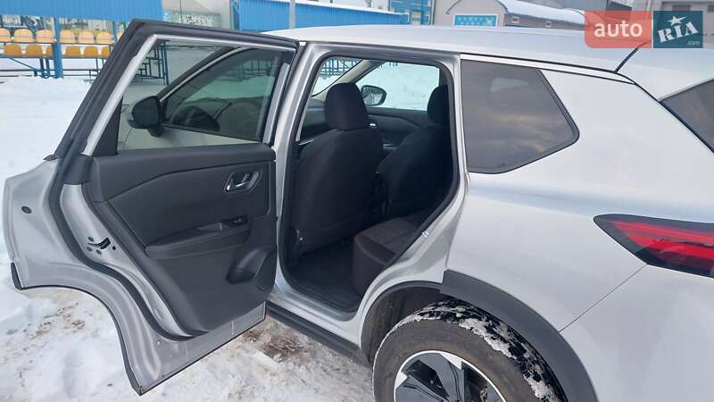 Внедорожник / Кроссовер Nissan Rogue 2024 в Киеве