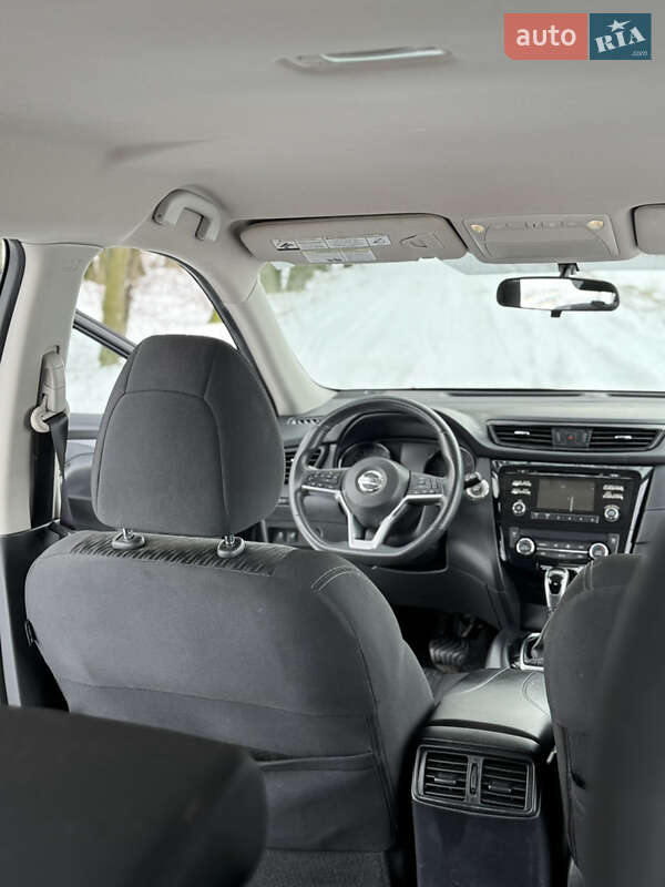 Внедорожник / Кроссовер Nissan Rogue 2016 в Киеве