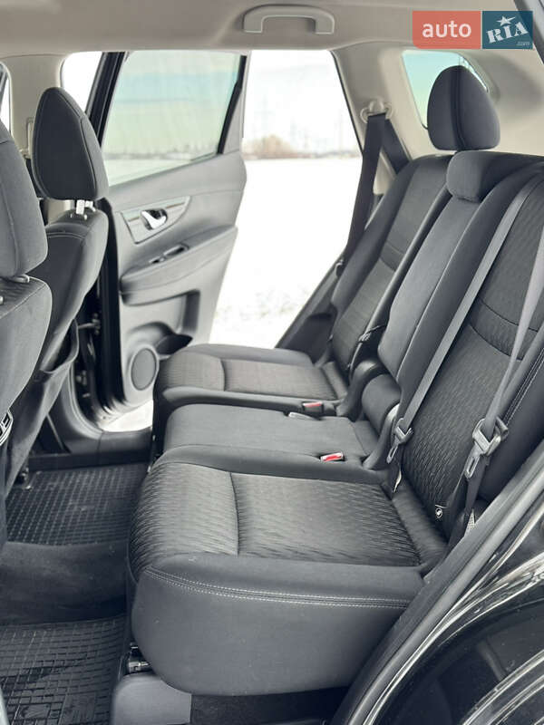 Внедорожник / Кроссовер Nissan Rogue 2016 в Киеве