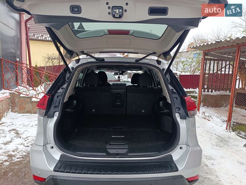 Позашляховик / Кросовер Nissan Rogue 2020 в Підгайцях