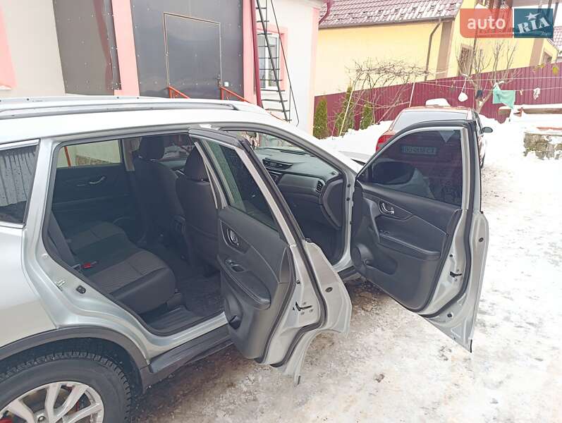 Позашляховик / Кросовер Nissan Rogue 2020 в Підгайцях